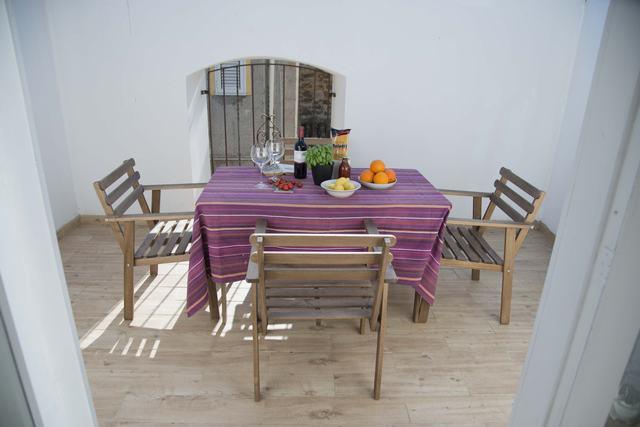 Image No.25-3 Bed Townhouse for sale