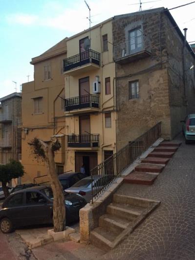 Image No.14-3 Bed Townhouse for sale