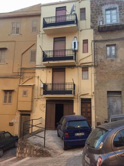 Image No.15-3 Bed Townhouse for sale