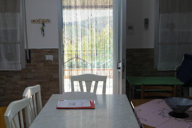 Image No.8-1 Bed House for sale