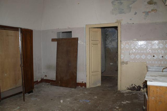 Image No.12-2 Bed Townhouse for sale