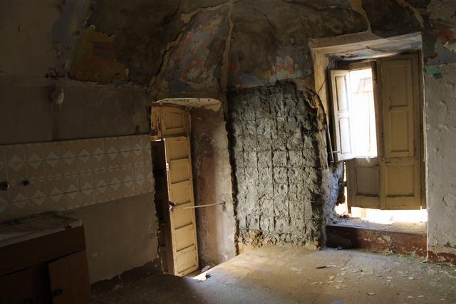 Image No.14-2 Bed Townhouse for sale