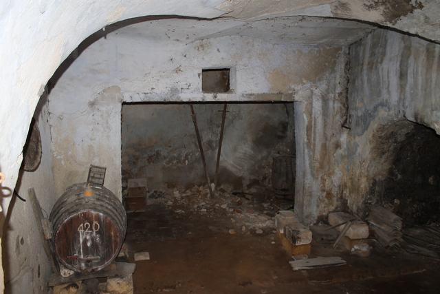 Image No.18-2 Bed Townhouse for sale