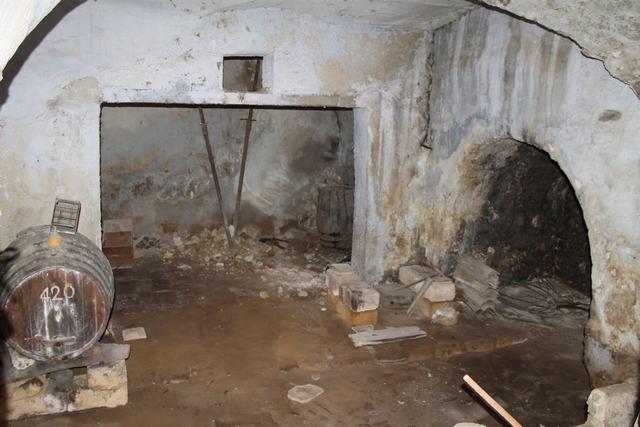 Image No.20-2 Bed Townhouse for sale