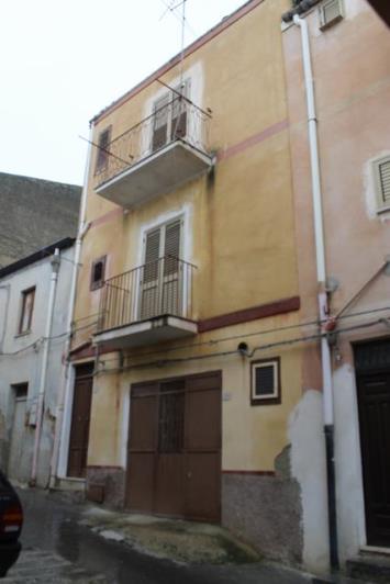 Image No.1-Maison de ville de 3 chambres à vendre à Cianciana