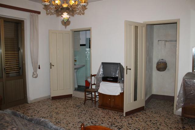 Image No.15-3 Bed Townhouse for sale