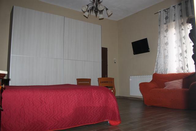 Image No.5-1 Bed Townhouse for sale