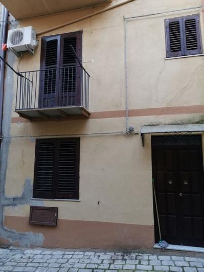 Image No.14-2 Bed Townhouse for sale