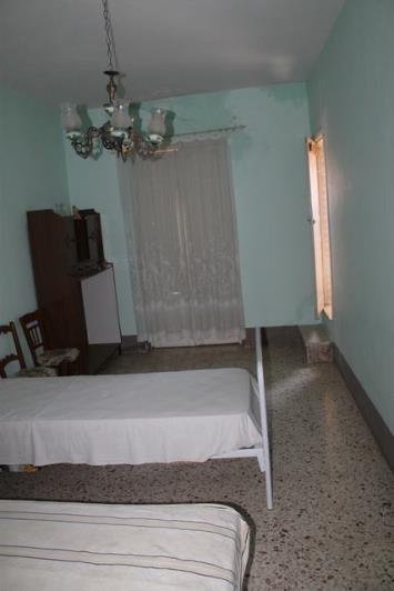 Image No.9-2 Bed Townhouse for sale