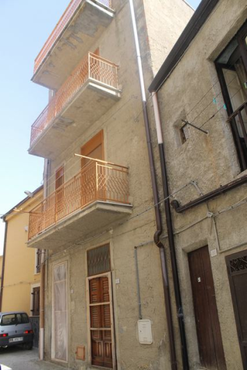 Image No.2-Maison de ville de 3 chambres à vendre à Cianciana