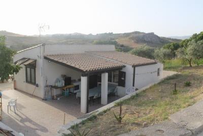 1 - Cianciana, Villa