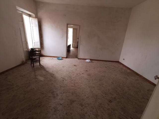 Image No.32-3 Bed Townhouse for sale