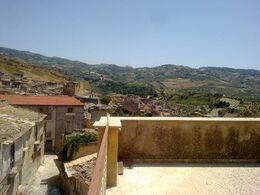 Image No.10-3 Bed Townhouse for sale