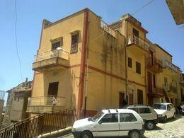 Image No.14-3 Bed Townhouse for sale