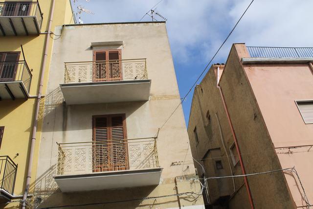 Image No.2-3 Bed Townhouse for sale