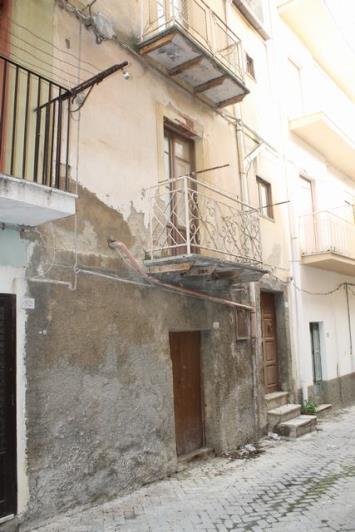 Image No.1-1 Bed Townhouse for sale