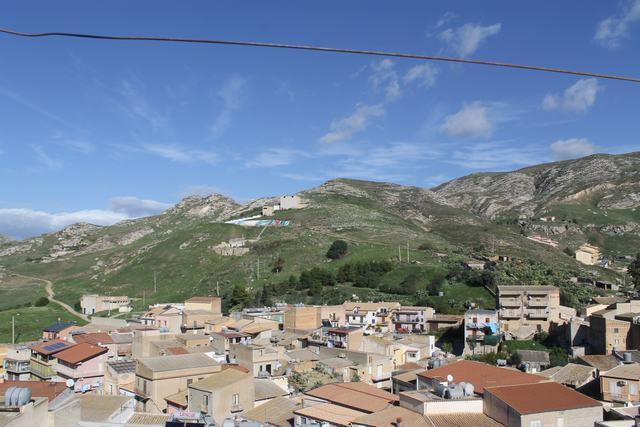 Image No.26-1 Bed Townhouse for sale