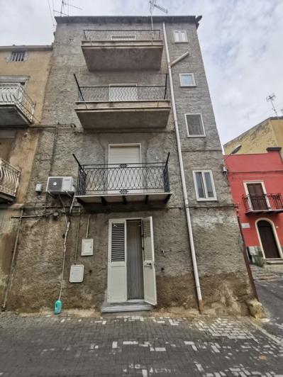 Image No.2-Maison de ville de 3 chambres à vendre à Cianciana