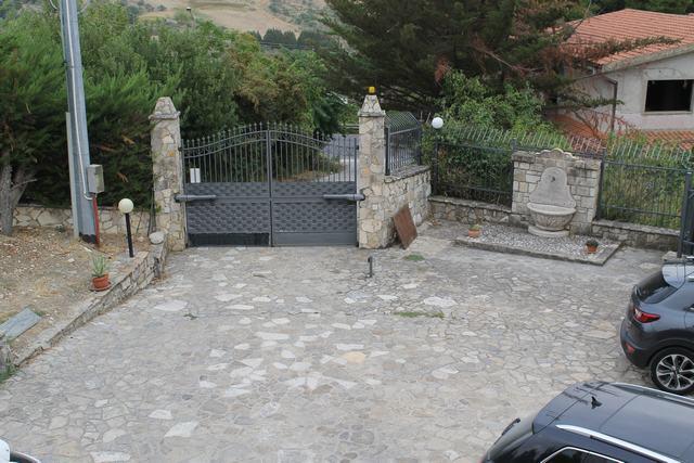 Image No.37-4 Bed Villa for sale