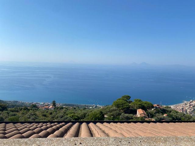 Image No.1-2 Bed Villa for sale