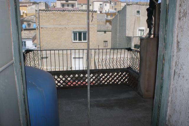 Image No.15-2 Bed Townhouse for sale