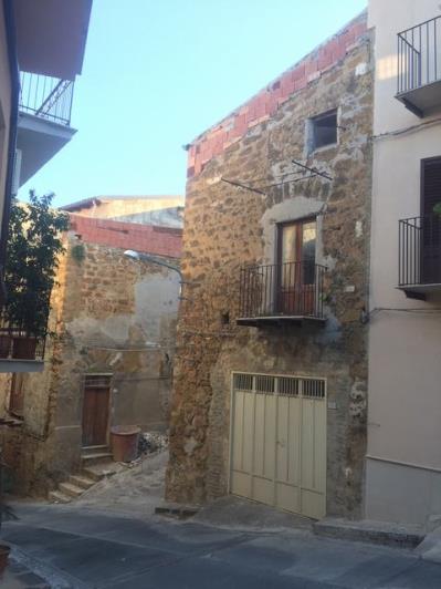 Image No.2-1 Bed Townhouse for sale