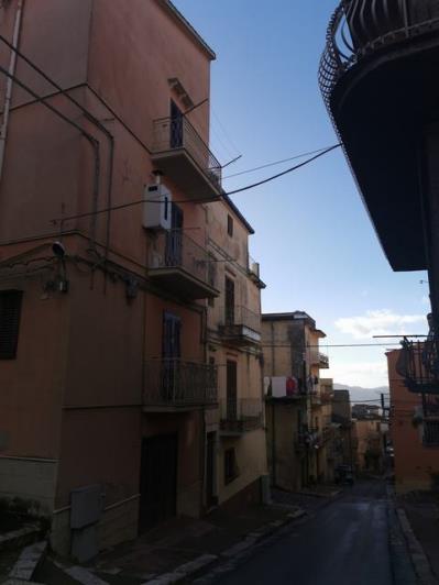 Image No.2-3 Bed Townhouse for sale