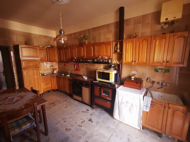 Image No.31-3 Bed Townhouse for sale