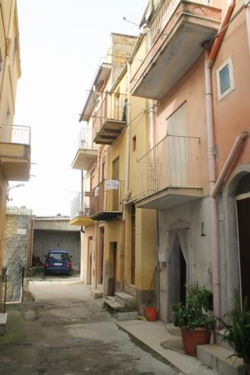 Image No.1-2 Bed Townhouse for sale