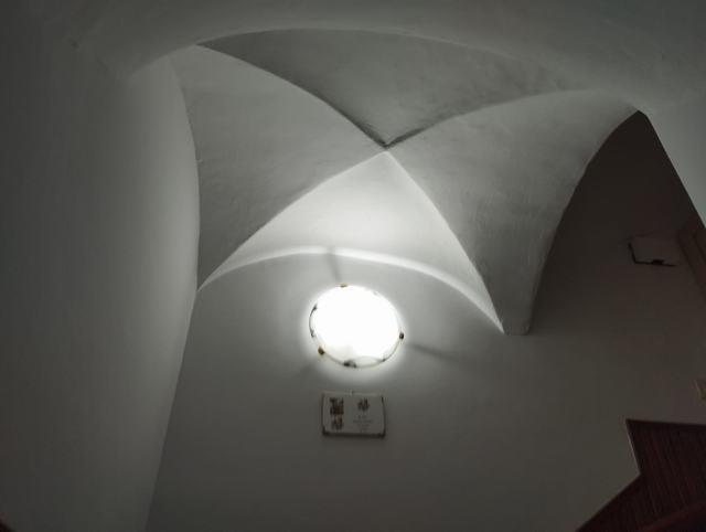 Image No.13-2 Bed Townhouse for sale