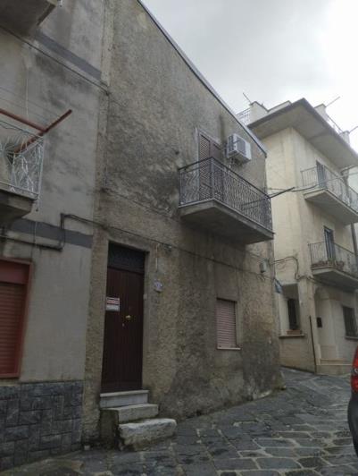 Image No.26-2 Bed Townhouse for sale