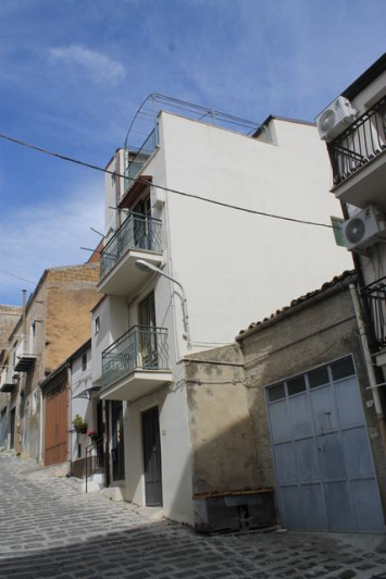Image No.4-Maison de ville de 2 chambres à vendre à Cianciana