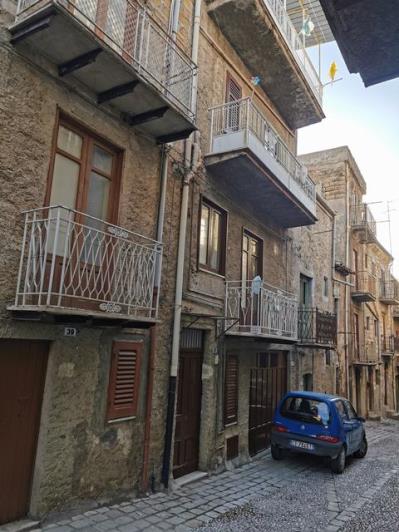 Image No.1-3 Bed House/Villa for sale