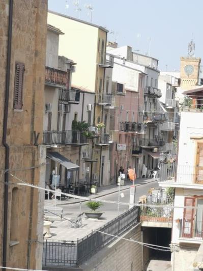 Image No.34-2 Bed Townhouse for sale