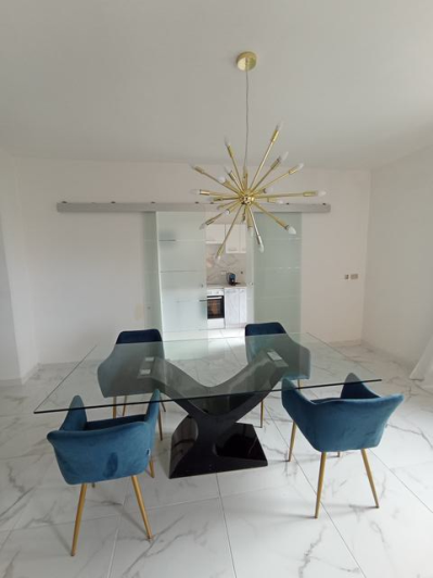 Image No.6-3 Bed Apartment for sale