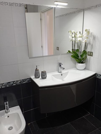 Image No.12-3 Bed Apartment for sale