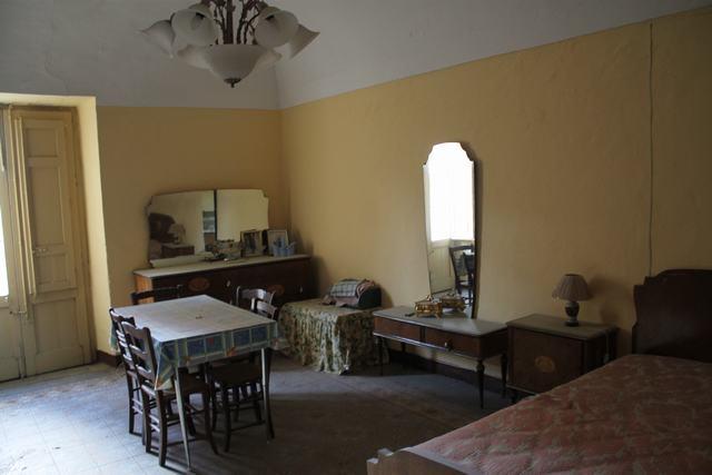 Image No.9-2 Bed Townhouse for sale