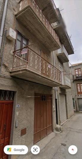 Image No.1-3 Bed Townhouse for sale