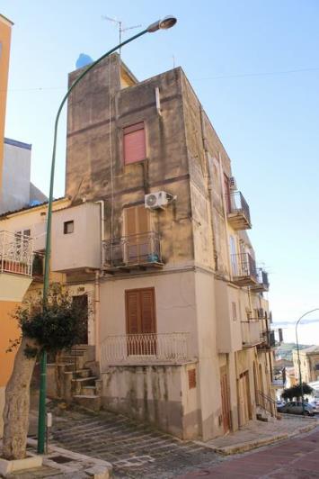 Image No.3-3 Bed Townhouse for sale