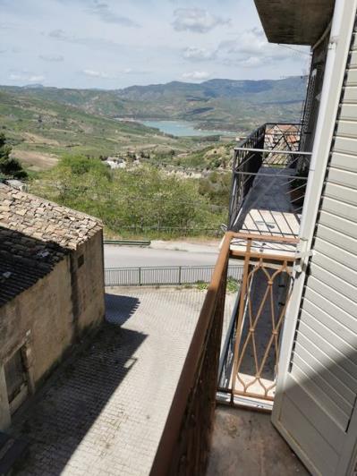 Image No.14-2 Bed Townhouse for sale