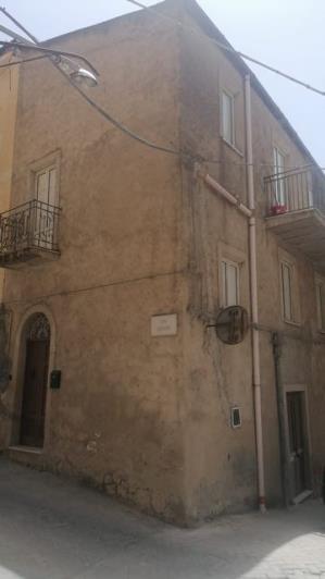 Image No.2-Maison de ville de 4 chambres à vendre à Cianciana