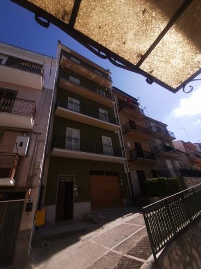 Image No.3-3 Bed Townhouse for sale