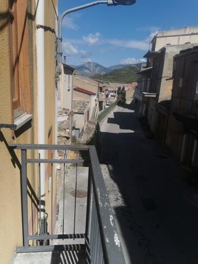 Image No.17-3 Bed Townhouse for sale