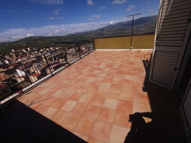 Image No.35-3 Bed Townhouse for sale