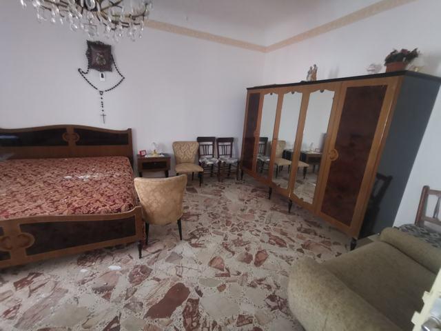 Image No.13-2 Bed Townhouse for sale