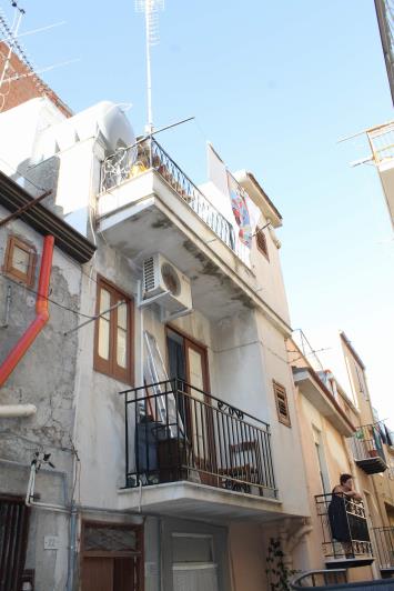 Image No.14-2 Bed Townhouse for sale