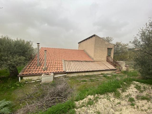 Image No.25-1 Bed Country House for sale