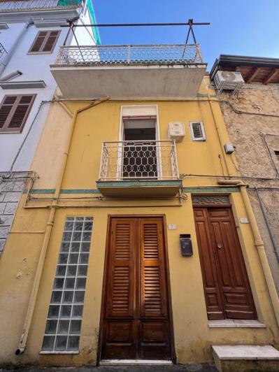 Image No.1-2 Bed Townhouse for sale