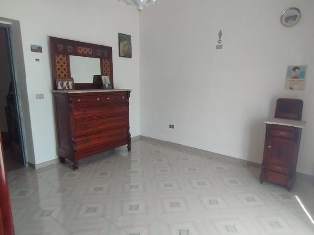 Image No.13-2 Bed House for sale