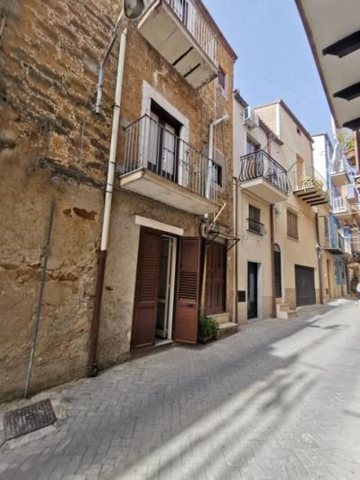 Image No.2-3 Bed Townhouse for sale